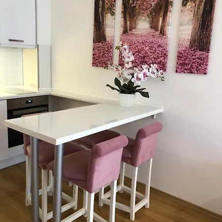 Lägenhet Luxurioese 2 Zimmerwohnung Mit Balkon/Spa/Pool Sunny Beach