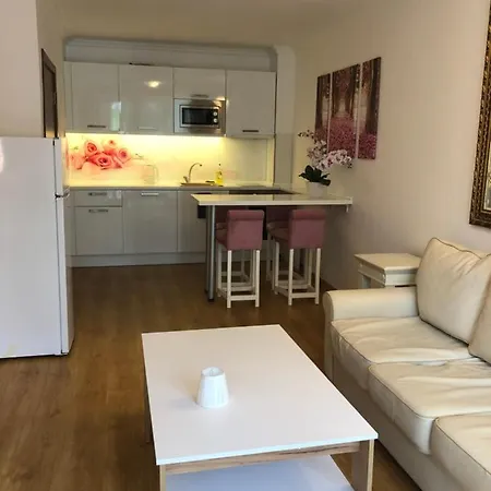 Luxurioese 2 Zimmerwohnung Mit Balkon/Spa/Pool Sunny Beach Lägenhet Slăntjev Brjag